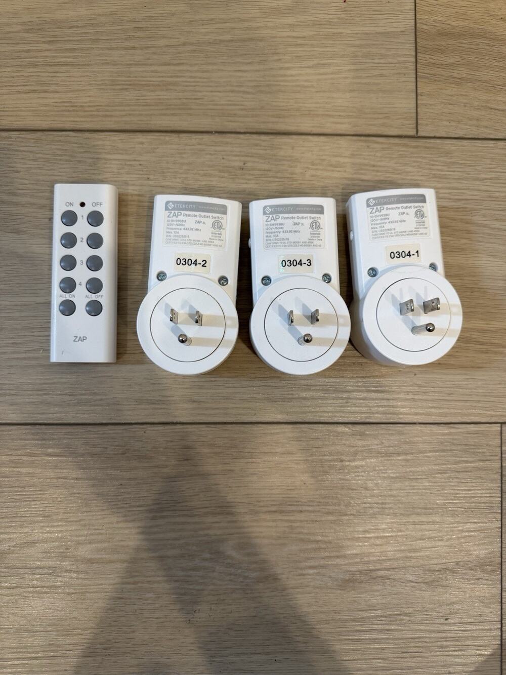 Etekcity Zap Remote Outlet Switch Model ZAP 3L Lot Of 3 Powers + Remote